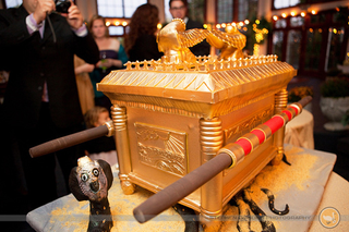 Illustration for article titled The Ark of the Covenant Cake is Face-Meltingly Awesome